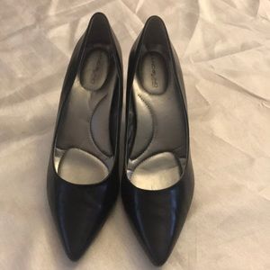 Black Leather Bandolino heels
